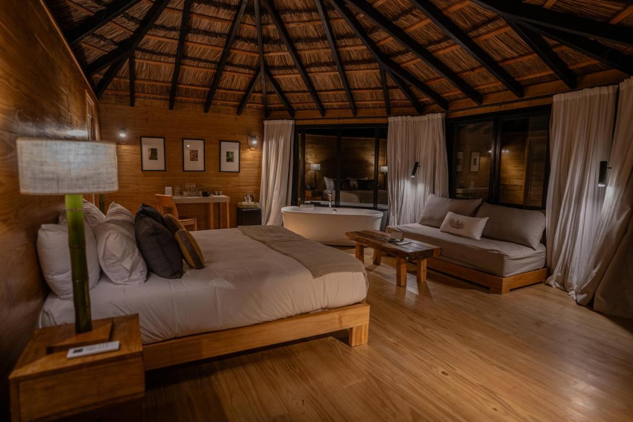 Reserva Natural Iguazu - Pristine Luxury Camp Puerto Libertad Bagian luar foto