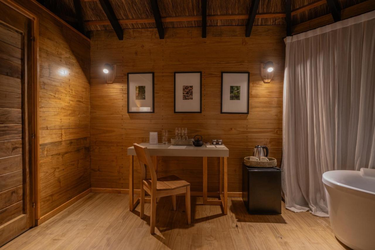 Reserva Natural Iguazu - Pristine Luxury Camp Puerto Libertad Bagian luar foto