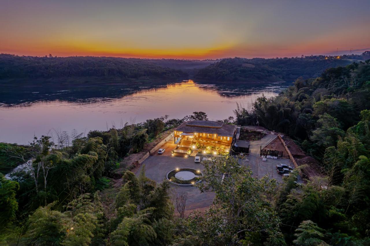 Reserva Natural Iguazu - Pristine Luxury Camp Puerto Libertad Bagian luar foto