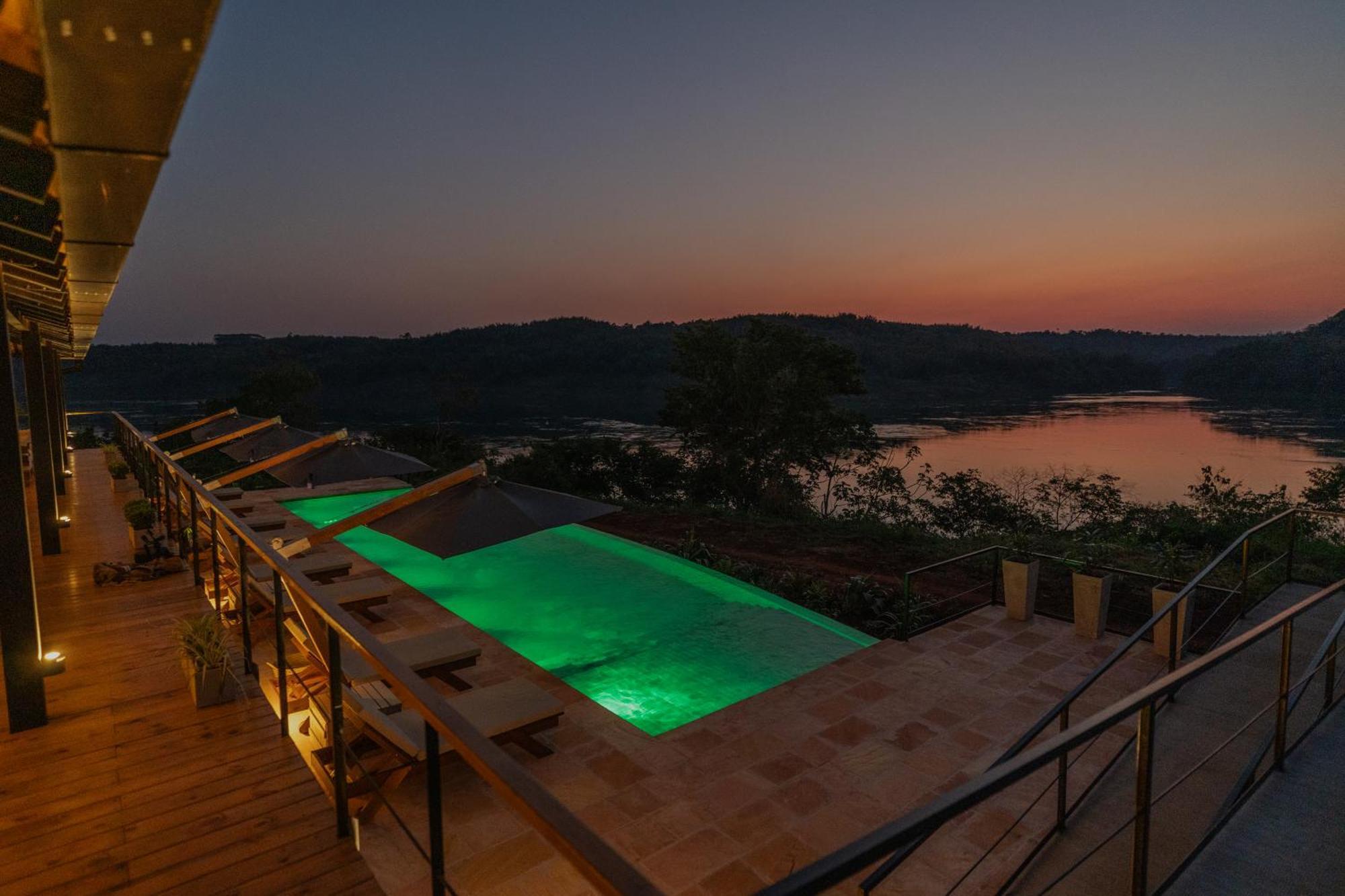 Reserva Natural Iguazu - Pristine Luxury Camp Puerto Libertad Bagian luar foto